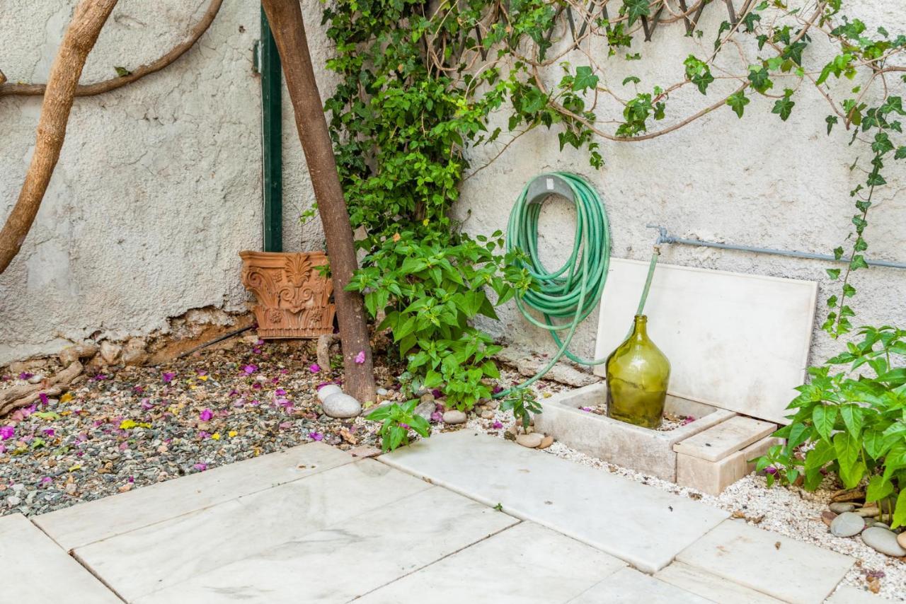 Вилла Athenian Yard Near Acropolis Экстерьер фото